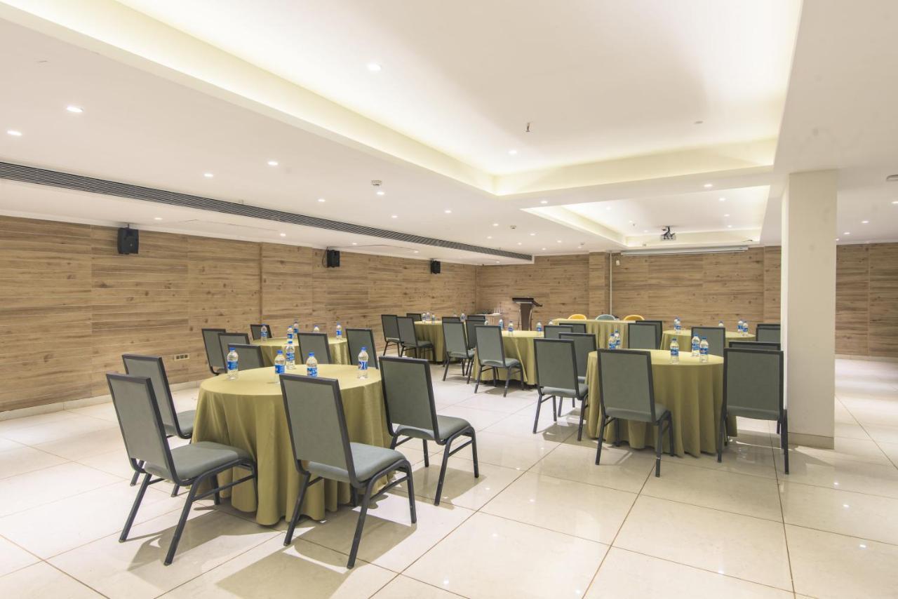ホテル The Fern Residency Calangute-Baga, Goa エクステリア 写真